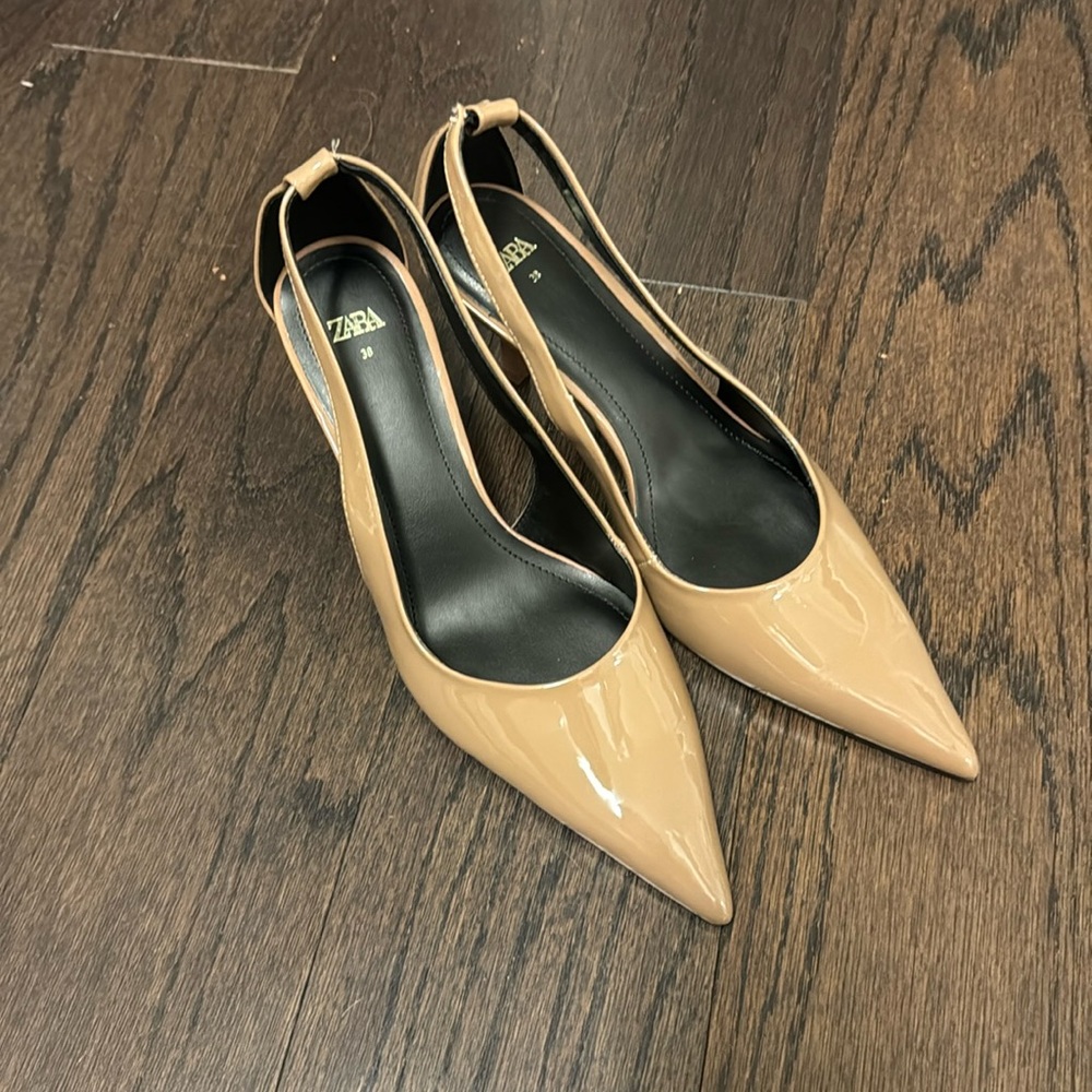 Zara taupe patent low heel